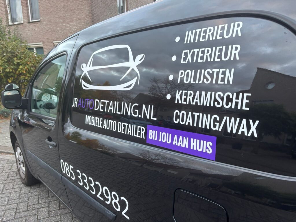 JR Auto Detailing Bus in Over Ons